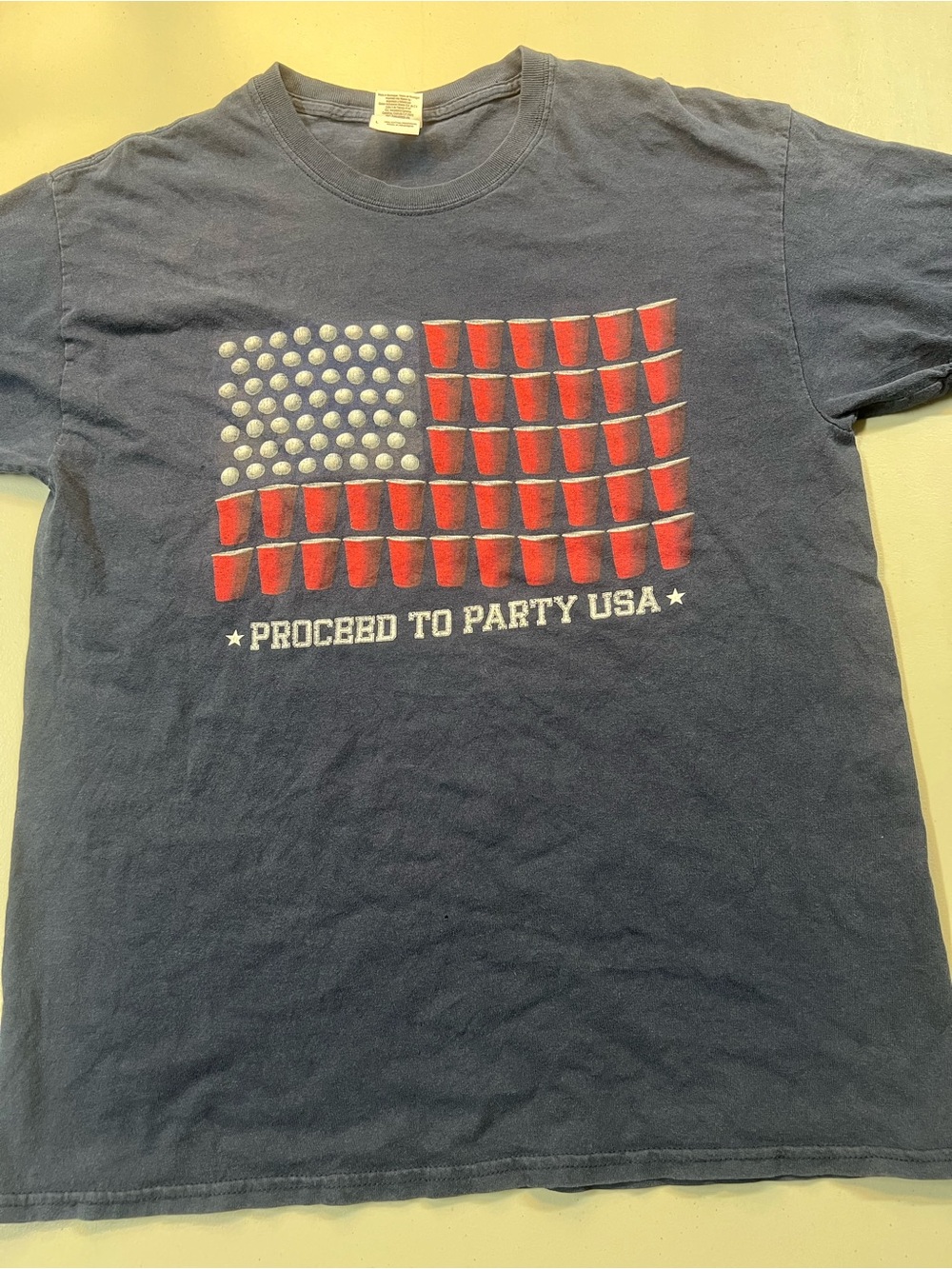 Proceed to Party USA Red Solo Cup American Flag Distressed Graphic T-Shirt L